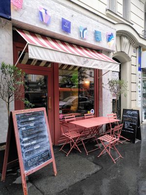 Entrance at fossette in Paris
