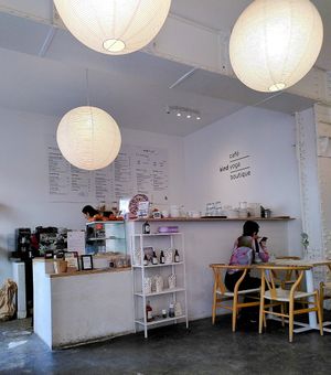Counter + One of the tables at kind cafe @ kind yoga in Paris