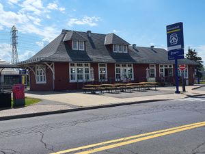  at La Station Café in Beaconsfield