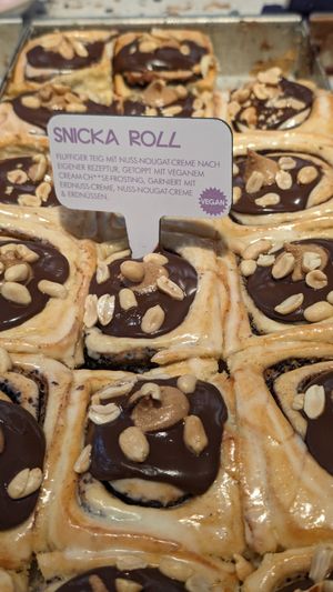Vegane Snicker Roll at Cinnamood in Muenster
