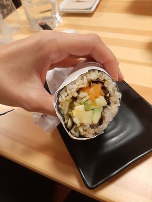 Vegan maki roll at Mamasana in Santander