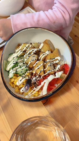 The kids bowl with vegan nuggets at Mamasana in Santander
