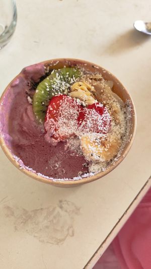 Vegan acai dessert - cold and sweet 💚 at Mamasana in Santander