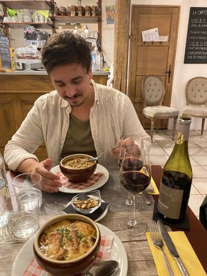 French onion soup & wine at Le Potager du Marais - Saint Paul in Paris
