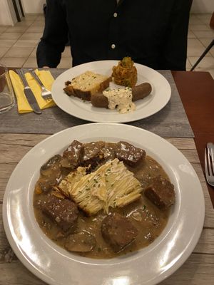 The special of the night and bourguignon  at Le Potager du Marais - Saint Paul in Paris