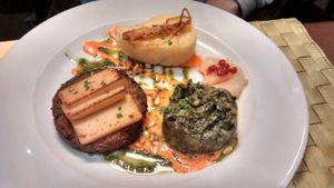 Burger with vegan cheese, pistou sauce, smashed potatoe and spinach at Le Potager du Marais - Saint Paul in Paris