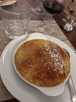 Creme brulee (excellente) at Le Potager du Marais - Saint Paul in Paris