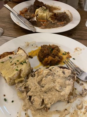 Beef bourguignon (back) and Seitan with cashew mushroom cream sauce (front)  at Le Potager du Marais - Saint Paul in Paris