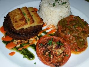 crispy quinoa burger at Le Potager du Marais - Saint Paul in Paris