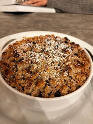 Crumble de frutos rojos at Le Potager du Marais - Saint Paul in Paris