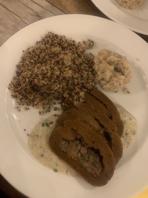 Seitan with pepper sauce and a side of quinoa  at Le Potager du Marais - Saint Paul in Paris