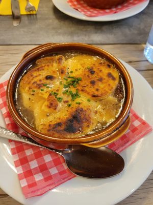 French Onion Soup at Le Potager du Marais - Saint Paul in Paris