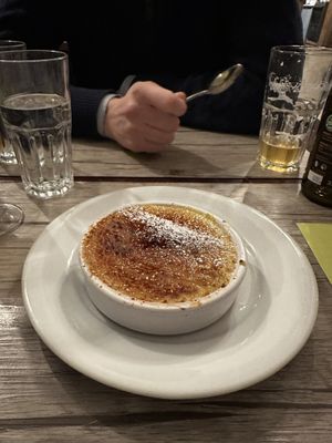 Crème brûlée with apricot  at Le Potager du Marais - Saint Paul in Paris