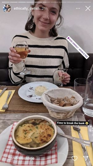 French onion soup  at Le Potager du Marais - Saint Paul in Paris