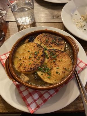 French onion soup   at Le Potager du Marais - Saint Paul in Paris