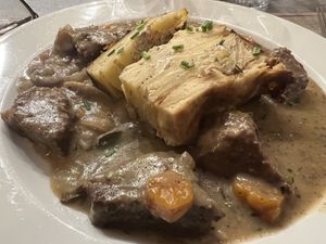 Seitan borginion with potatoes   at Le Potager du Marais - Saint Paul in Paris