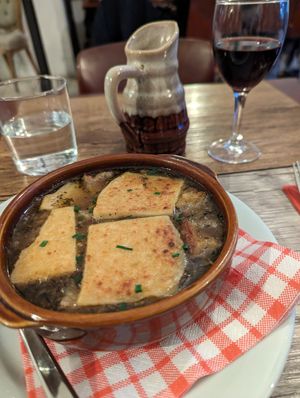 French onion soup at Le Potager du Marais - Saint Paul in Paris