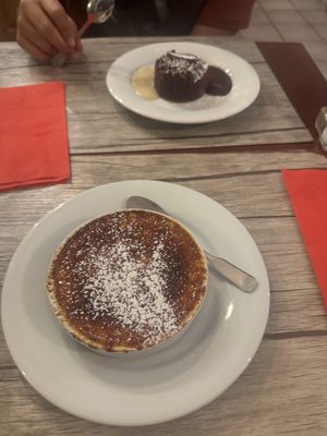 Creme brûlée, chocolate cakee  at Le Potager du Marais - Saint Paul in Paris
