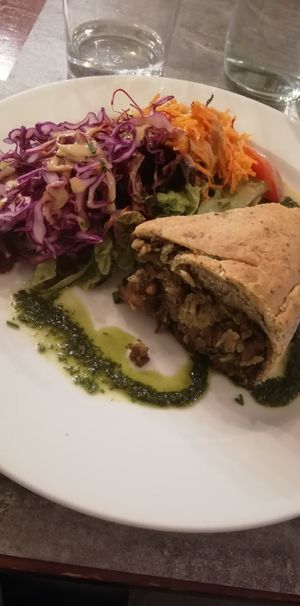 Oyster mushroom tarte with vegetables at Le Potager du Marais - Saint Paul in Paris