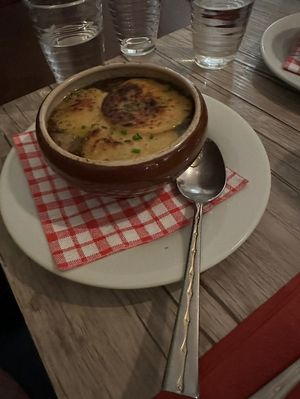 Onion soup   at Le Potager du Marais - Saint Paul in Paris