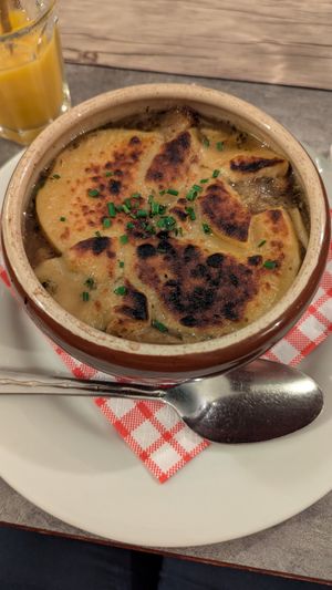 French Onion Soup at Le Potager du Marais - Saint Paul in Paris