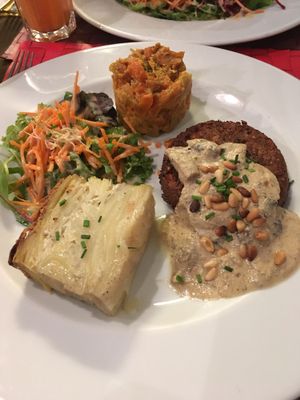 quinoa burger  at Le Potager du Marais - Saint Paul in Paris