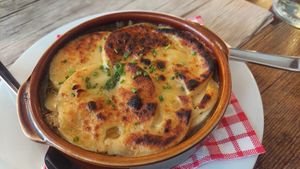 Onion soup with almond cheese at Le Potager du Marais - Saint Paul in Paris