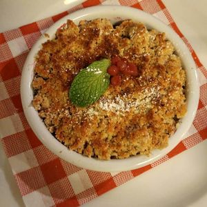red berry crumble at Le Potager du Marais - Saint Paul in Paris