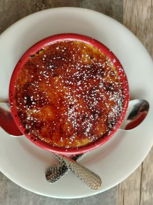 Crème brûlée alle albicocche at Le Potager du Marais - Saint Paul in Paris