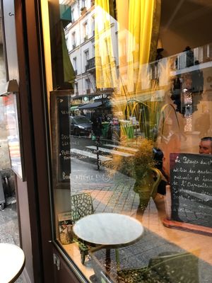 Outside seating at Le Potager du Marais - Saint Paul in Paris