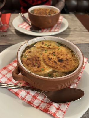 Soupe à l’oignon - French onion soup  at Le Potager du Marais - Saint Paul in Paris
