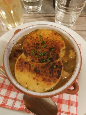 Onion soup (divine) at Le Potager du Marais - Saint Paul in Paris