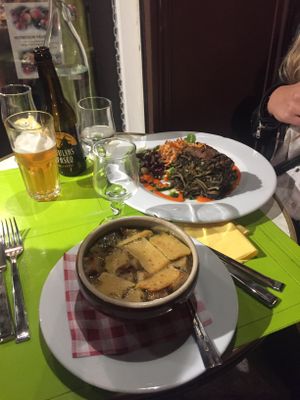 Onion soup and lasagna at Le Potager du Marais - Saint Paul in Paris
