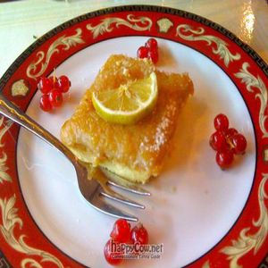Delicious vegan lemon bars at Le Potager du Marais - Saint Paul in Paris