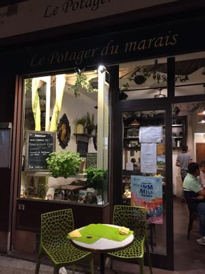 Cozy space filled with greenery! at Le Potager du Marais - Saint Paul in Paris
