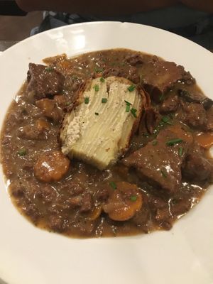 Seitan bourguignon with a potato gratin at Le Potager du Marais - Saint Paul in Paris