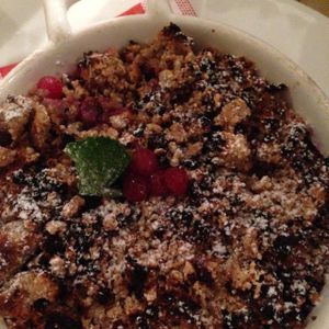 berry crumble  at Le Potager du Marais - Saint Paul in Paris