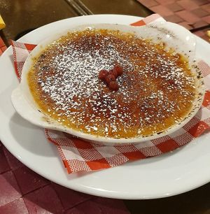 Dessert : crème brûlée aux abricots at Le Potager du Marais - Saint Paul in Paris