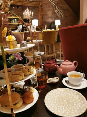  at Paparmane in Montreal