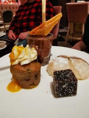  at Paparmane in Montreal