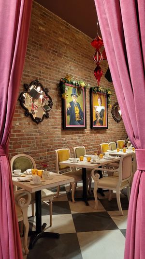  at Paparmane in Montreal