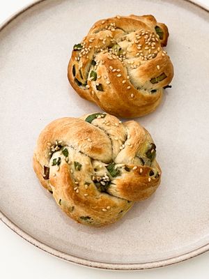 Spring onion bread from Spicyvegg  at Porto Vegan Market in Porto
