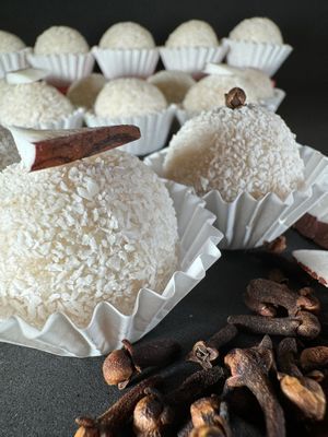 Beijinhos at Porto Vegan Market in Porto