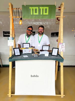 Nossa banca na feira. Venha nos visitar.  at Porto Vegan Market in Porto