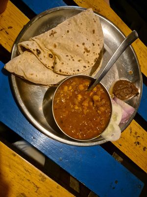 Chole roti at Gupp Shupp @ Chai Shai in Leh