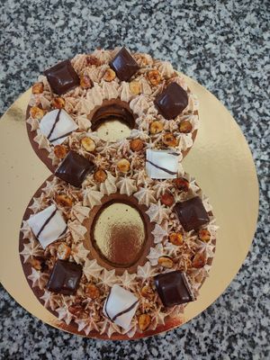 Gâteau d'anniversaire at La Gourmandise Pour Tous in Saint-lys