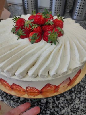 Fraisier vegan at La Gourmandise Pour Tous in Saint-lys
