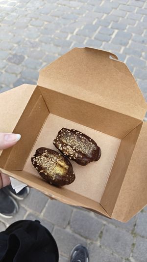 PB & choc dates at Café Amalia in Visby