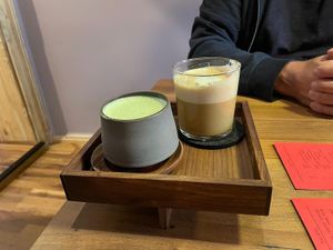 Matcha-Latte und Cappuccino   at DREI ZIMMER KÜCHE BAD in Frankfurt