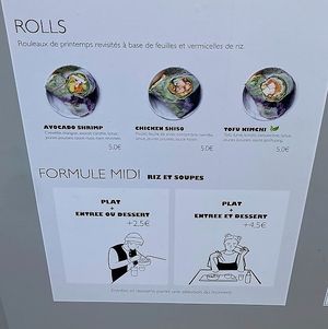 Rolls (tofu kimchi roll is vegan) at Kun Café in Paris